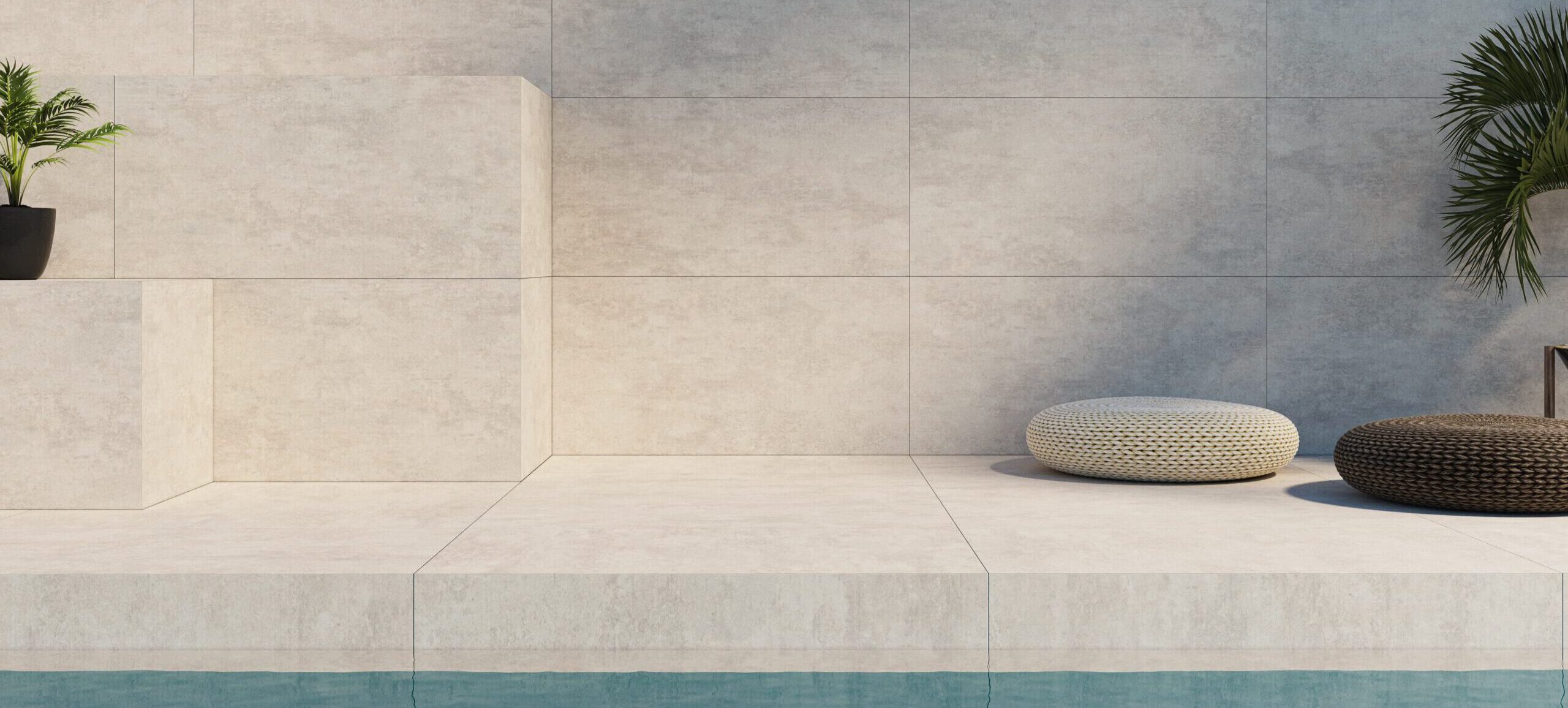 Poolterrasse mit Feinsteinzeugfliesen in heller beige Natursteinoptik, Boden 120 × 120 cm und Wand 60 × 120 cm, feuchtigkeitsresistent und langlebig.